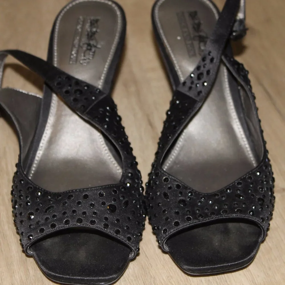 REDUCED Coach And Four Beaded Shoes Sling- Back Pumps Heel Women's Size 7 Black